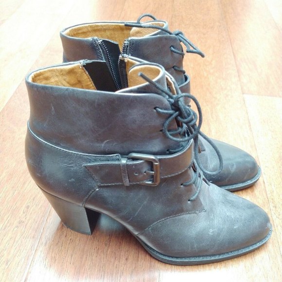 sofft aiden ankle boot